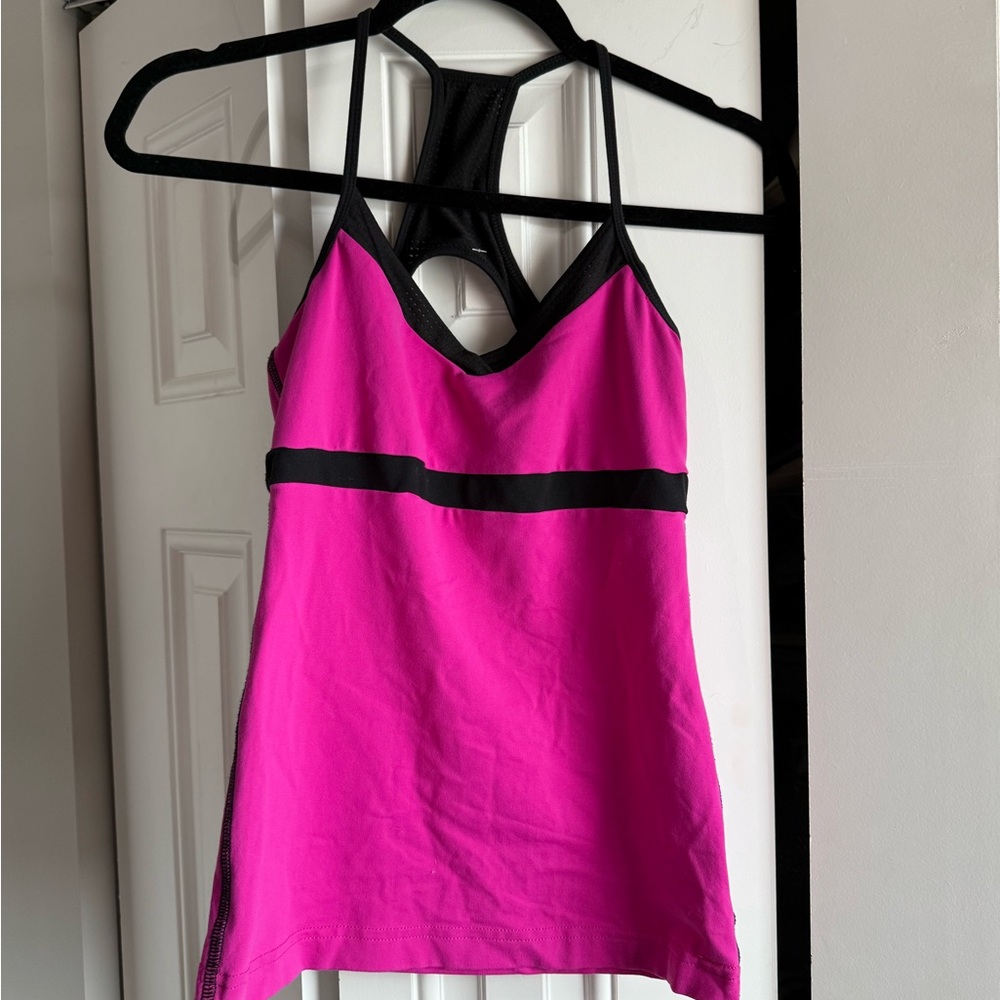 Hard tail workout top